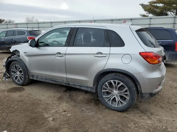 JA4AP3AU8KU003009 2019 MITSUBISHI OUTLANDER - Image 2