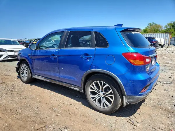 JA4AP3AU8KU006010 2019 MITSUBISHI OUTLANDER - Image 2