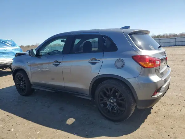 JA4AP3AU8KU008131 2019 MITSUBISHI OUTLANDER - Image 2