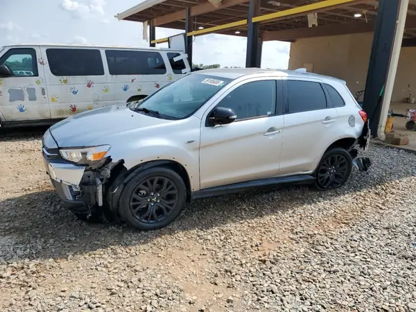 JA4AP3AU8KU008727 2019 MITSUBISHI OUTLANDER - Image 1