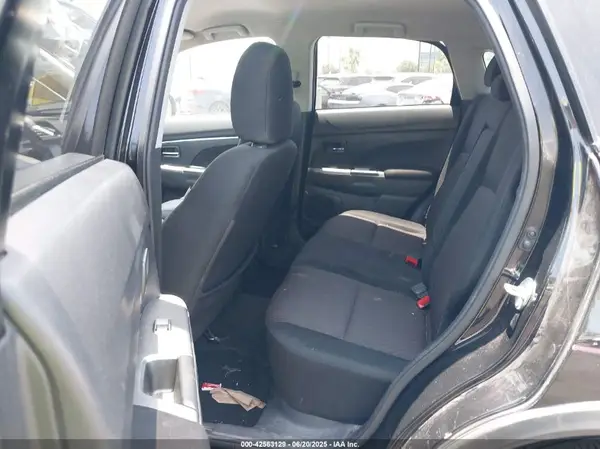 JA4AP3AU8KU017864 2019 MITSUBISHI OUTLANDER - Image 8