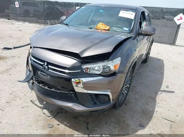 JA4AP3AU8KU018481 2019 MITSUBISHI OUTLANDER - Image 2