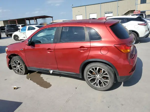 JA4AP3AU8KU018965 2019 MITSUBISHI OUTLANDER - Image 2