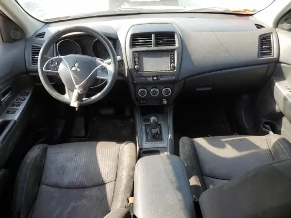 JA4AP3AU8KU018965 2019 MITSUBISHI OUTLANDER - Image 8