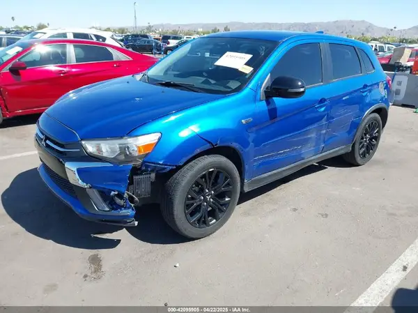 JA4AP3AU8KU025396 2019 MITSUBISHI OUTLANDER - Image 2
