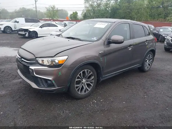 JA4AP3AU8KU029559 2019 MITSUBISHI OUTLANDER - Image 2