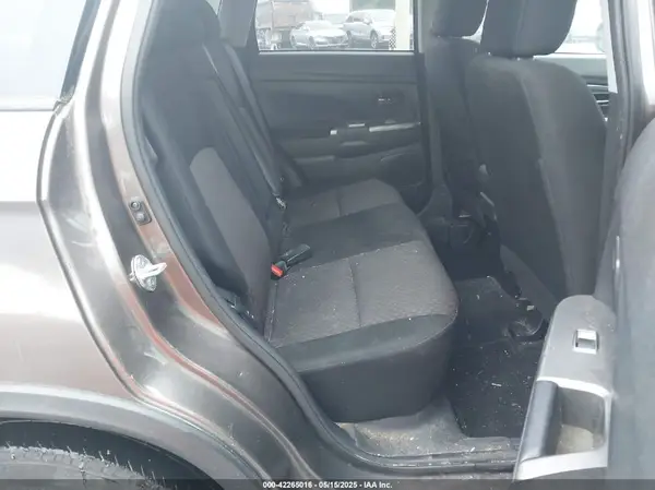 JA4AP3AU8KU029559 2019 MITSUBISHI OUTLANDER - Image 8