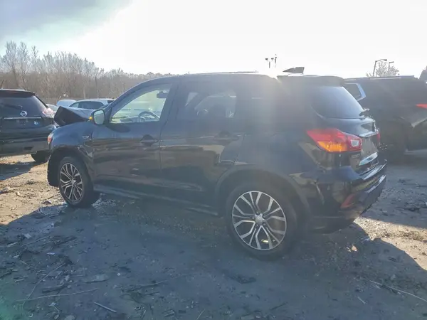 JA4AP3AU8KU029948 2019 MITSUBISHI OUTLANDER - Image 2