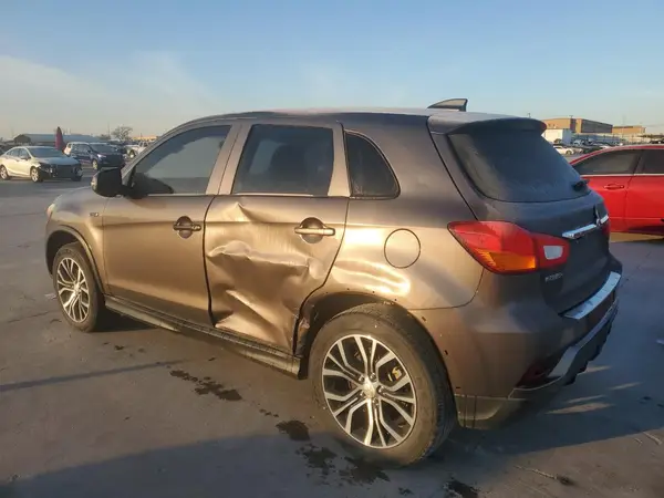 JA4AP3AU8KU030243 2019 MITSUBISHI OUTLANDER - Image 2