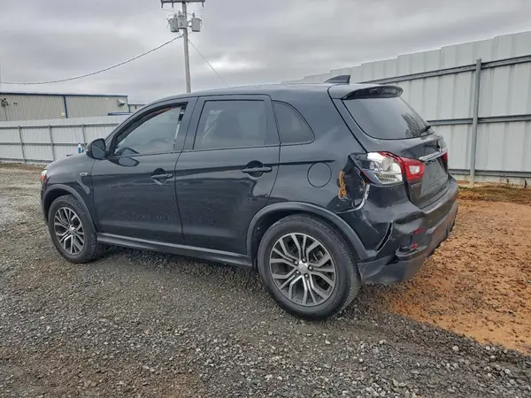 JA4AP3AU8KU030467 2019 MITSUBISHI OUTLANDER - Image 2