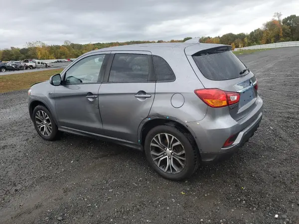 JA4AP3AU8KU033868 2019 MITSUBISHI OUTLANDER - Image 2