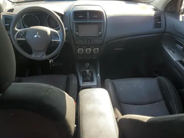 JA4AP3AU8KU033868 2019 MITSUBISHI OUTLANDER - Image 8