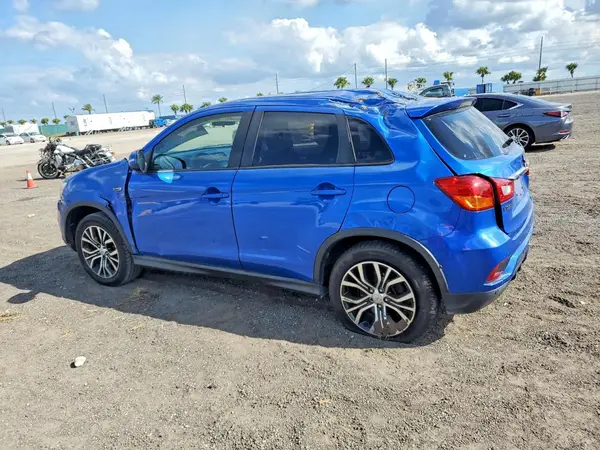 JA4AP3AU8KU034468 2019 MITSUBISHI OUTLANDER - Image 2