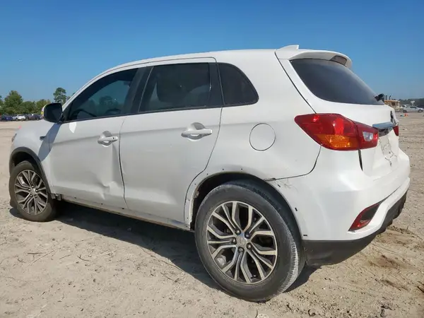 JA4AP3AU8KU034616 2019 MITSUBISHI OUTLANDER - Image 2