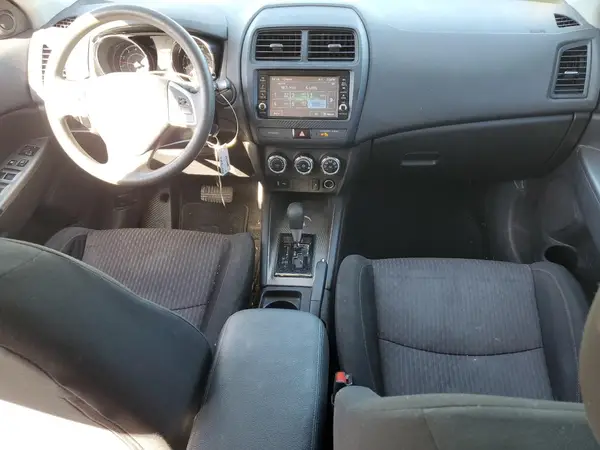 JA4AP3AU8KU034759 2019 MITSUBISHI OUTLANDER - Image 8