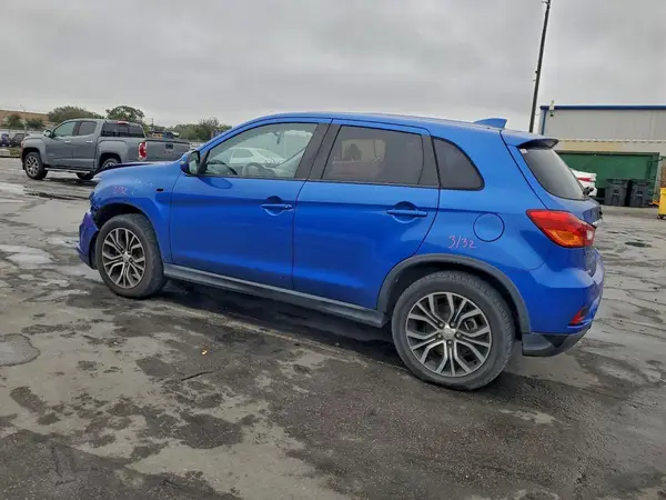 JA4AP3AU8KU034938 2019 MITSUBISHI OUTLANDER - Image 2