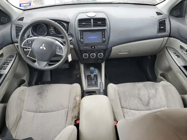 JA4AP3AU8KU035782 2019 MITSUBISHI OUTLANDER - Image 8