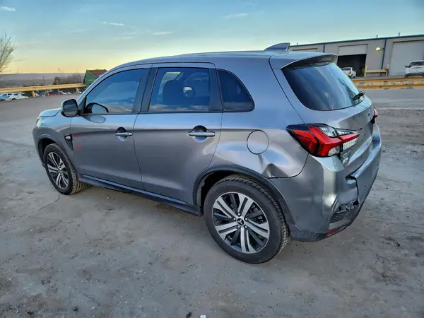 JA4AP3AU8LU005845 2020 MITSUBISHI OUTLANDER - Image 2