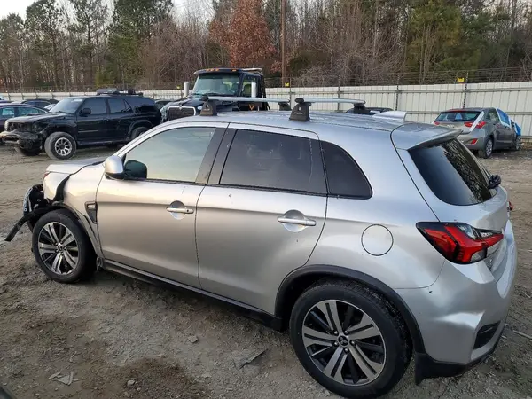 JA4AP3AU8LU007479 2020 MITSUBISHI OUTLANDER - Image 2