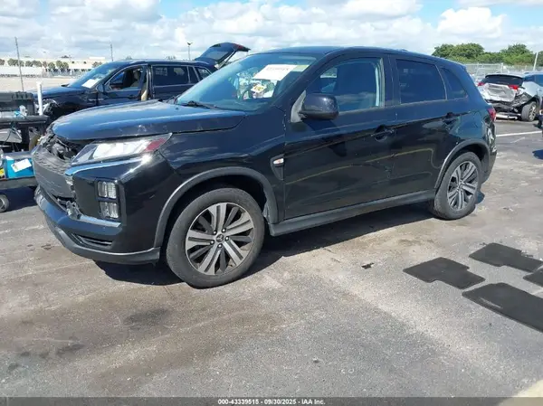 JA4AP3AU8LU014769 2020 MITSUBISHI OUTLANDER - Image 2
