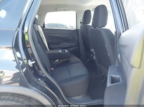 JA4AP3AU8LU014769 2020 MITSUBISHI OUTLANDER - Image 8