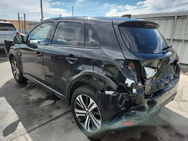JA4AP3AU8LU016277 2020 MITSUBISHI OUTLANDER - Image 2