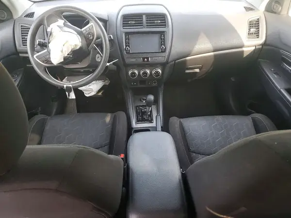 JA4AP3AU8LU016974 2020 MITSUBISHI OUTLANDER - Image 8