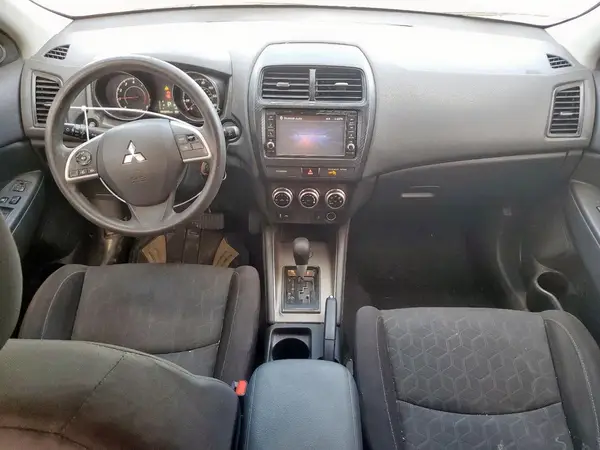 JA4AP3AU8LU017512 2020 MITSUBISHI OUTLANDER - Image 8