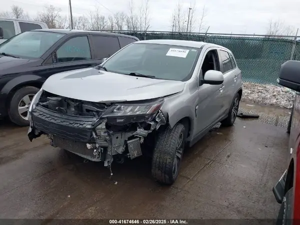 JA4AP3AU8LU017719 2020 MITSUBISHI OUTLANDER - Image 2