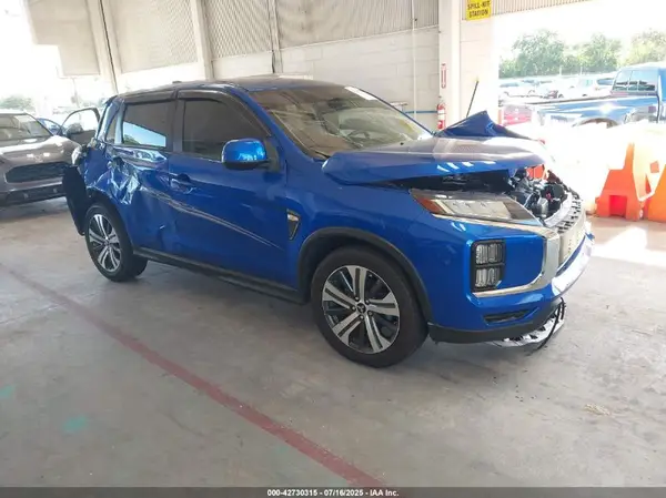 JA4AP3AU8LU029885 2020 MITSUBISHI OUTLANDER - Image 1