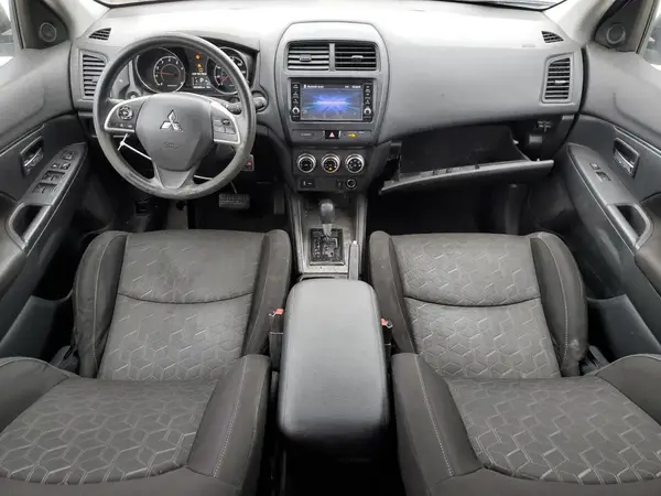 JA4AP3AU8LU030504 2020 MITSUBISHI OUTLANDER - Image 8