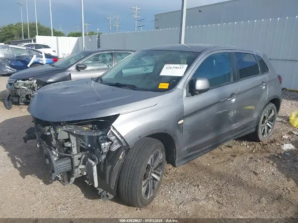 JA4AP3AU8LU030759 2020 MITSUBISHI OUTLANDER - Image 2