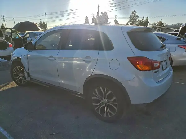 JA4AP3AU9GZ030424 2016 MITSUBISHI OUTLANDER - Image 2