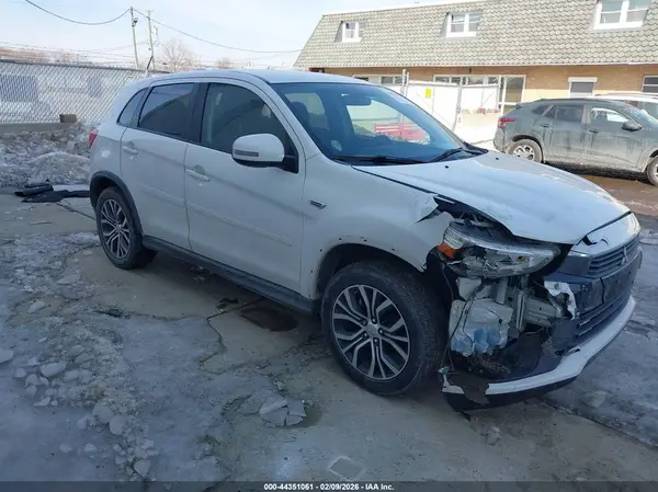 JA4AP3AU9HZ013818 2017 MITSUBISHI OUTLANDER - Image 1