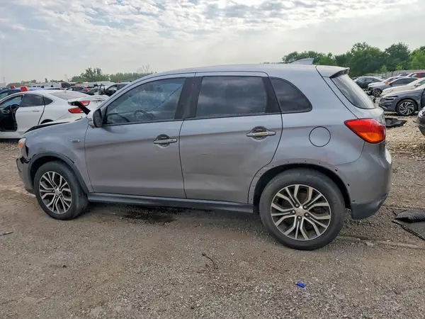 JA4AP3AU9HZ014144 2017 MITSUBISHI OUTLANDER - Image 2
