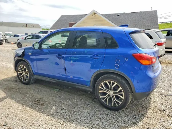 JA4AP3AU9HZ020607 2017 MITSUBISHI OUTLANDER - Image 2