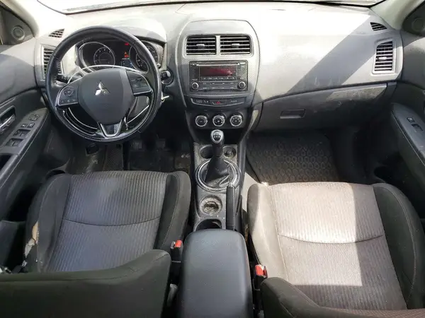 JA4AP3AU9HZ020607 2017 MITSUBISHI OUTLANDER - Image 8