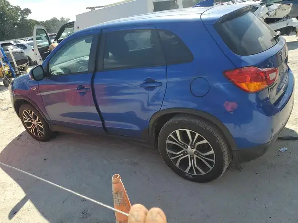 JA4AP3AU9HZ023037 2017 MITSUBISHI OUTLANDER - Image 2