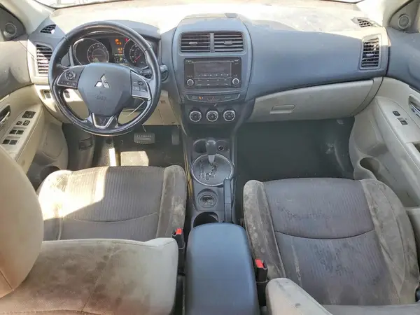 JA4AP3AU9HZ031932 2017 MITSUBISHI OUTLANDER - Image 8