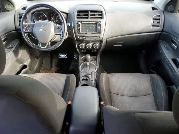 JA4AP3AU9HZ043286 2017 MITSUBISHI OUTLANDER - Image 8
