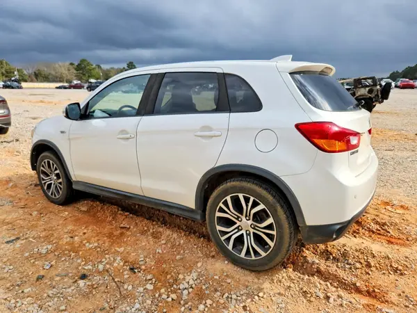 JA4AP3AU9HZ046107 2017 MITSUBISHI OUTLANDER - Image 2