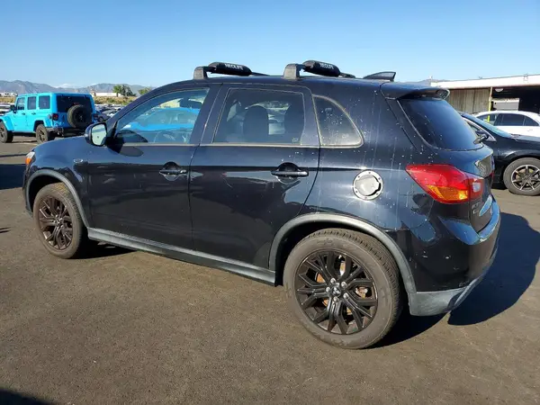 JA4AP3AU9HZ047130 2017 MITSUBISHI OUTLANDER - Image 2