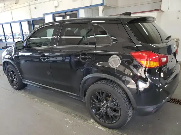 JA4AP3AU9HZ050254 2017 MITSUBISHI OUTLANDER - Image 2
