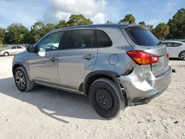 JA4AP3AU9HZ053462 2017 MITSUBISHI OUTLANDER - Image 2