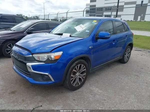 JA4AP3AU9HZ062582 2017 MITSUBISHI OUTLANDER - Image 2