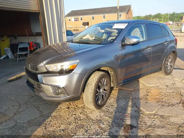 JA4AP3AU9HZ063358 2017 MITSUBISHI OUTLANDER - Image 2