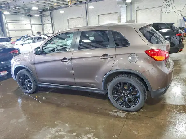 JA4AP3AU9HZ064655 2017 MITSUBISHI OUTLANDER - Image 2