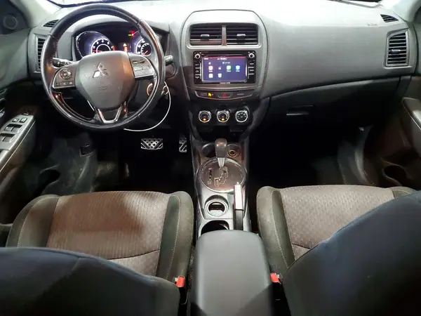 JA4AP3AU9HZ064655 2017 MITSUBISHI OUTLANDER - Image 8