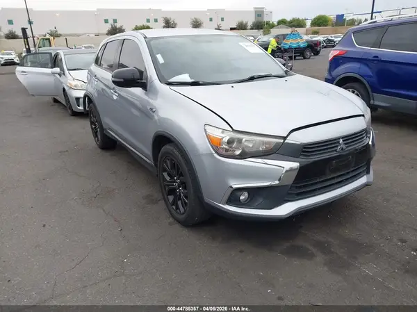 JA4AP3AU9HZ069676 2017 MITSUBISHI OUTLANDER - Image 1