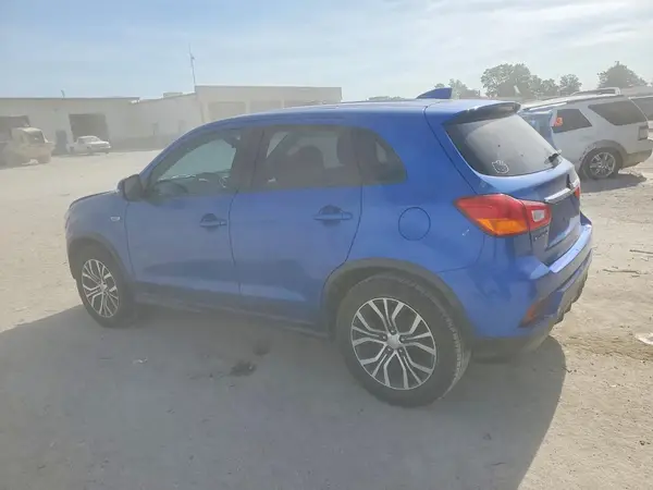 JA4AP3AU9JU007116 2018 MITSUBISHI OUTLANDER - Image 2